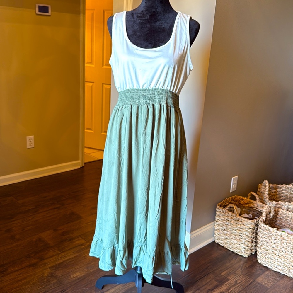 Cupshe Green & White Ruffled Scoop Neck  A-Line Dress Size Large - Picture 8 of 11